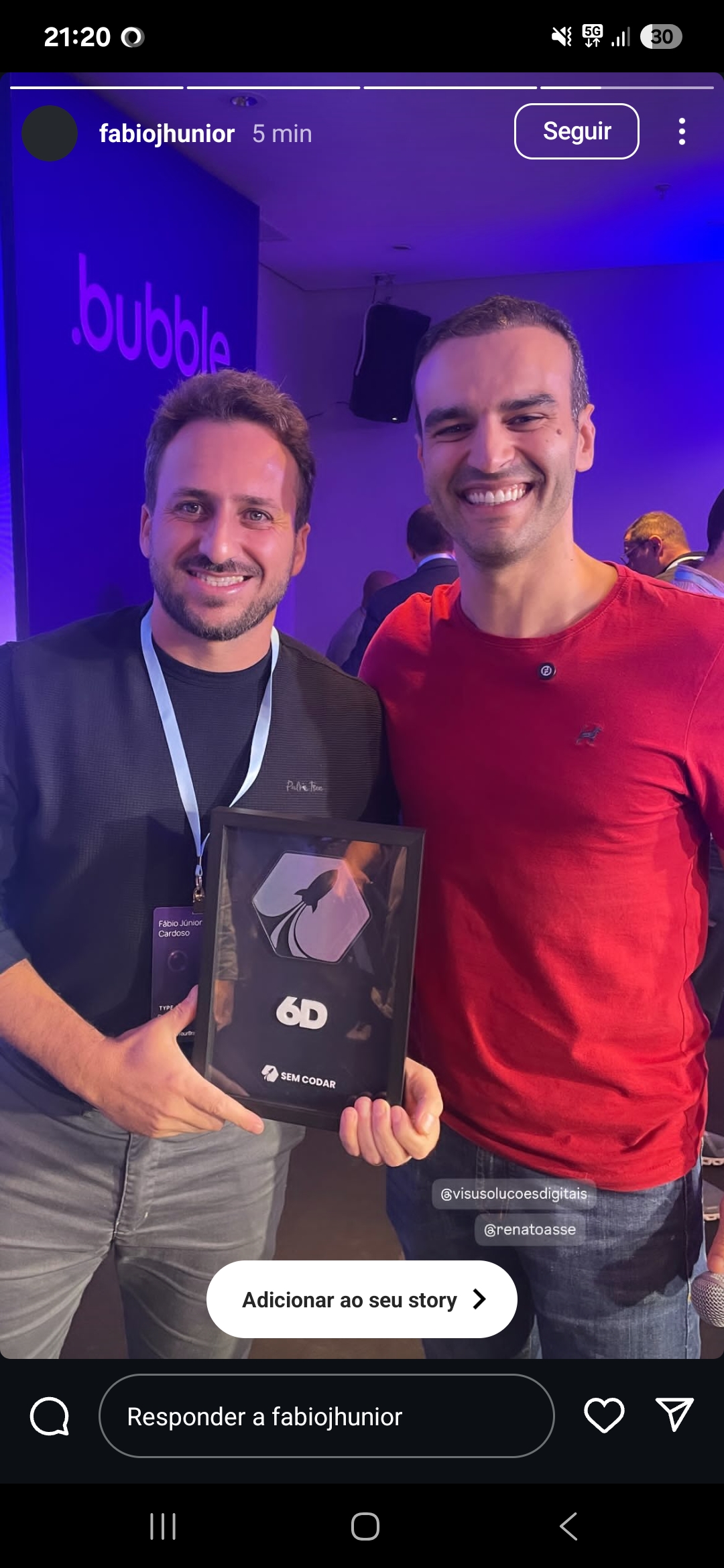 Placa comemorativa de aluno